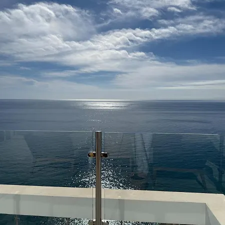 Seafront 2b With Pool, & Gym شقة تورّوكس كوستا