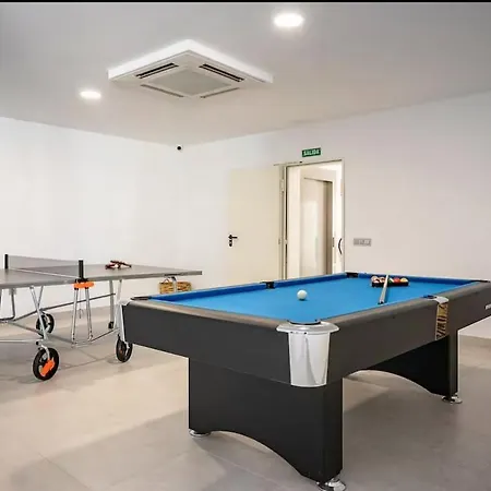 شقة Seafront 2b With Pool, & Gym تورّوكس كوستا