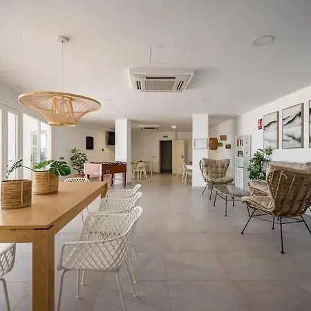 شقة Seafront 2b With Pool, & Gym تورّوكس كوستا
