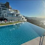 Appartement Seafront 2b With Pool, & Gym