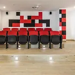 Seafront 2b With Pool, & Gym