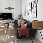 Appartement Seafront 2b With Pool, & Gym
